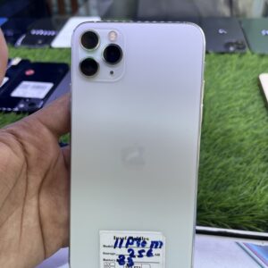 iphone 11 pro max 256gb white color 83% battery